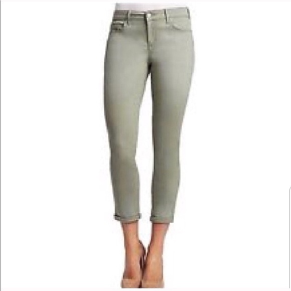 Jessica Simpson rolled up skinny jeans - Picture 1 of 3